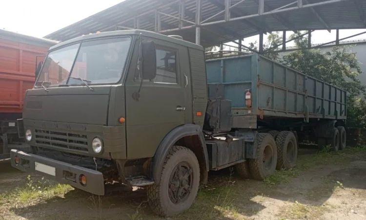 Транспортний засіб КАМАЗ 54112 - фото № 1