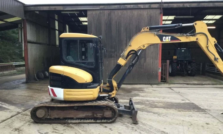 Мини экскаватор Caterpillar 305 CR - фото № 1