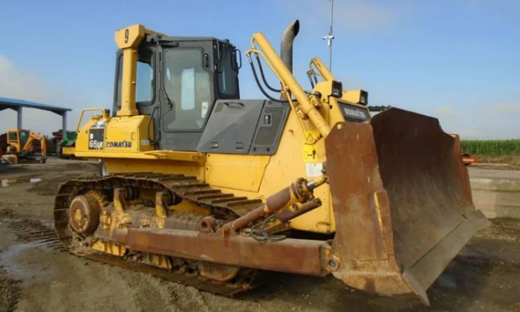 Бульдозер Komatsu D65PX-15E0 - фото № 1