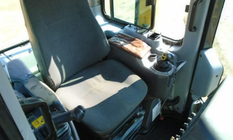 Бульдозер Komatsu D65PX-15E0 - фото № 10