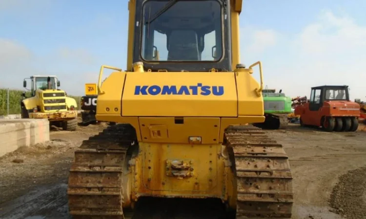 Бульдозер Komatsu D65PX-15E0 - фото № 5