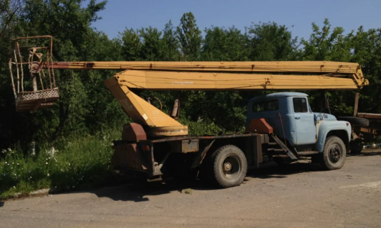 Будівельний авктокран, Автовишка АГП-22 на базі ЗиЛ-130 - фото № 4