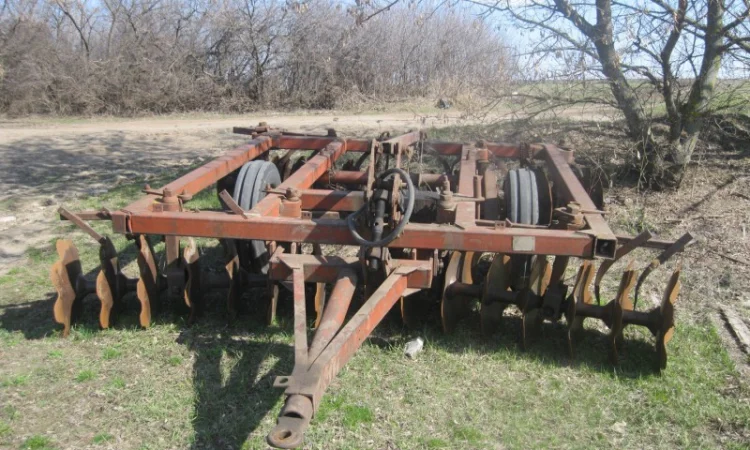 БДТ 3, Днепропетровская обл - фото № 1