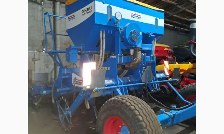 Глубокорыхлитель с внесениeм удобрений Farmet Digger 3 Fert+ Compact - фото № 3