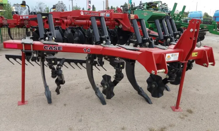 CASE IH 14 Ripper Кейс 14 навесной глубокорыхлитель на 5 лап с колтерами - фото № 1