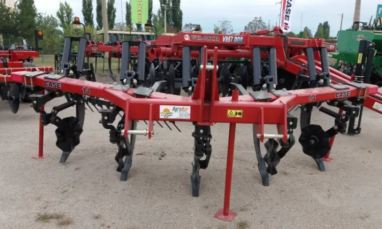 CASE IH 14 Ripper Кейс 14 навесной глубокорыхлитель на 5 лап с колтерами - фото № 2