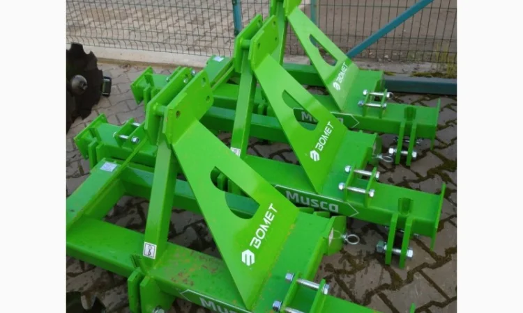 Глубокорыхлитель рыхлитель чизель 3 - 4 лапы стойки Бомет Bomet Польша - фото № 1