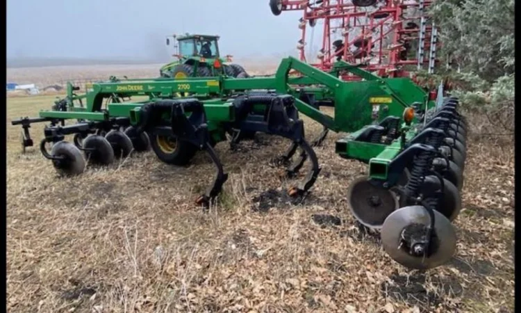 Глубокорыхлитель диск-ріпер JOHN DEERE Джон Дир 2700 - фото № 1