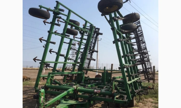 Культиватор John Deer 2210, ширина захвата 10.8 m - фото № 1