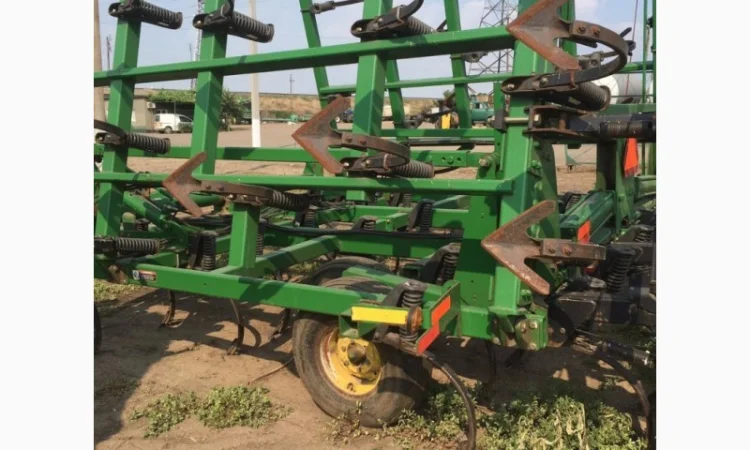 Культиватор John Deer 2210, ширина захвата 10.8 m - фото № 2