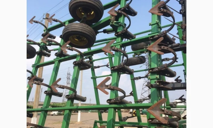 Культиватор John Deer 2210, ширина захвата 10.8 m - фото № 4