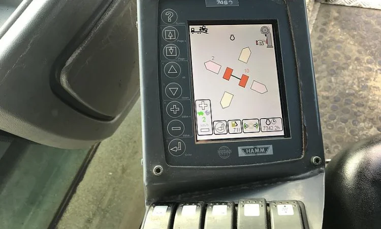 Двухвальцовый каток Hamm DV 90 VO в Наличии - фото № 5