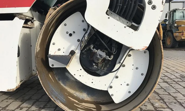 Двухвальцовый каток Hamm DV 90 VO в Наличии - фото № 9