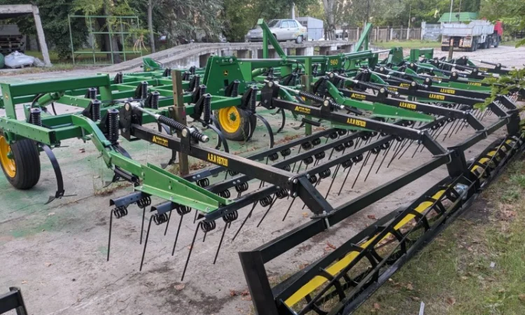 Культиватор JOHN DEERE 960 - 10м. паровой/предпосевной Джон Дир - В НАЛИЧИИ + КАТКИ - фото № 3