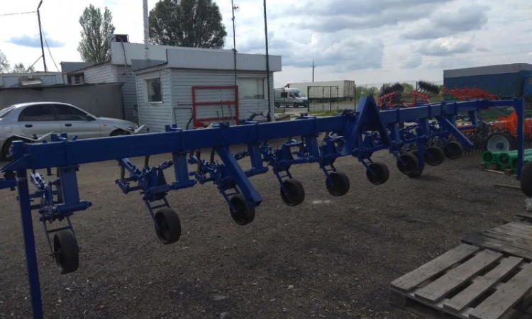 Продам культиватор для міжрядного обробітку КРН-5.6 просапний - фото № 1