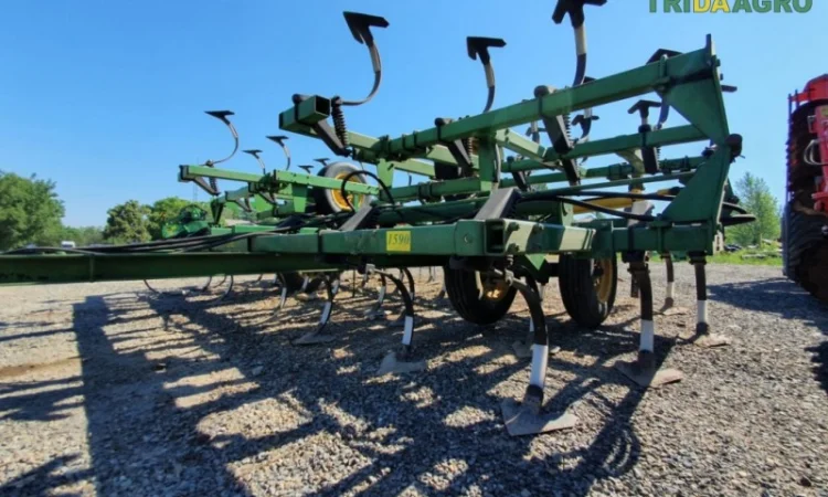 Культиватор john deere 1010 (2000) - фото № 1