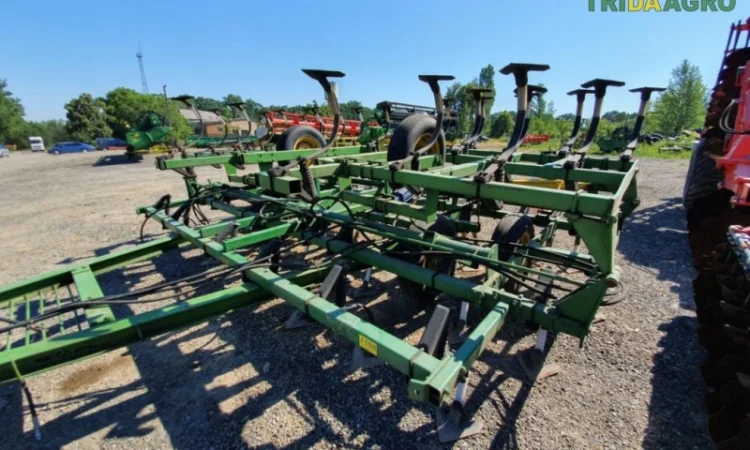 Культиватор john deere 1010 (2000) - фото № 2