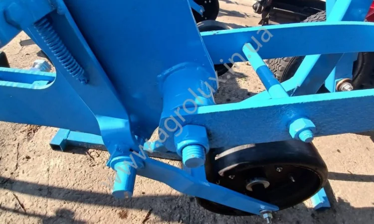 Культиватор КРН 5.6 (посилений) з підгодівлею і транспортним пристроєм - фото № 7