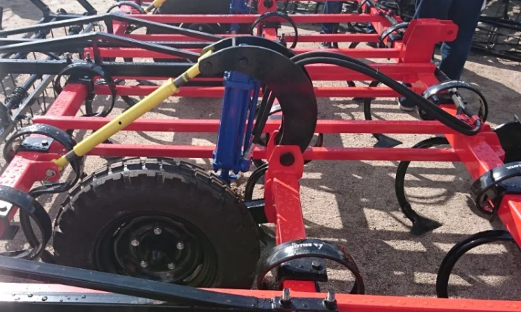 Культиватор предпосевной КПС-4(3Р)Н навесной, три ряда лап, пружины, каток - фото № 14