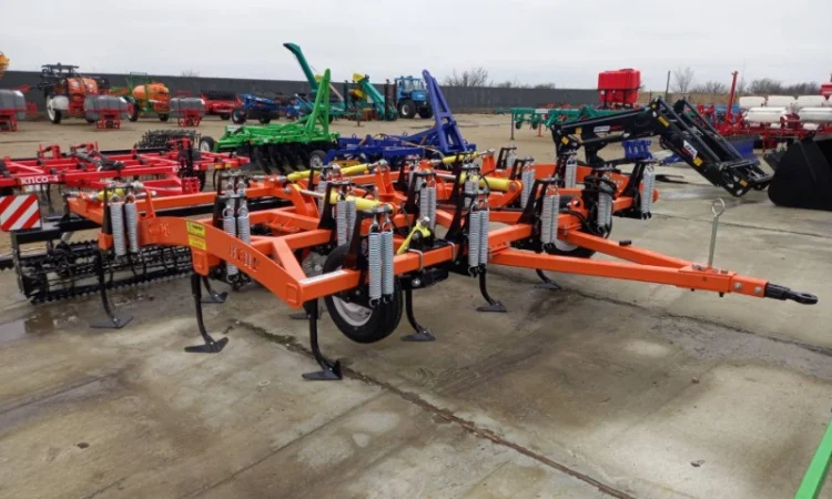 Культиватор ВЕПР 4, 2 причіпний з пружинним блоком захисту стійок - фото № 1