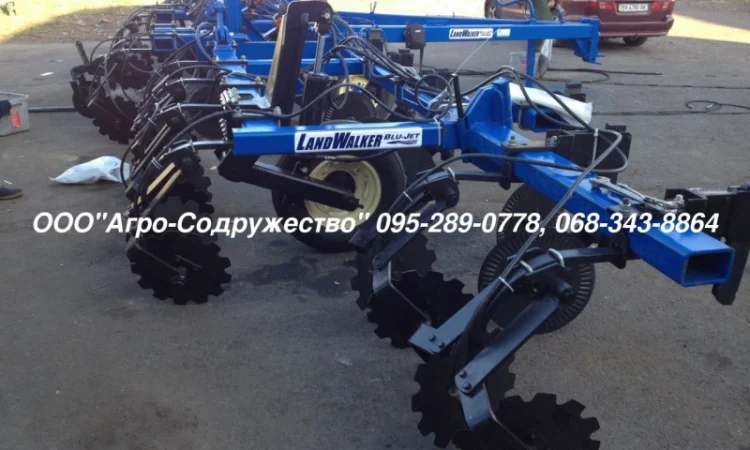 Культиватор для внесения жидкого безводного аммиакаNH3 Blu-Jet Блю-Джет LandWalker - фото № 1