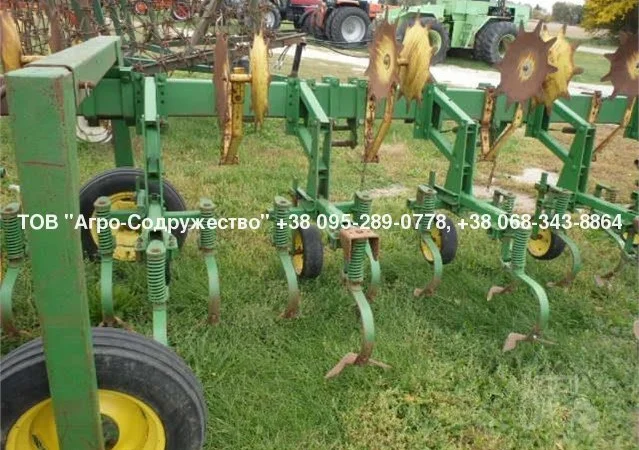 Из США - пропашной культиватор John Deere 825 /8 рядный - фото № 3