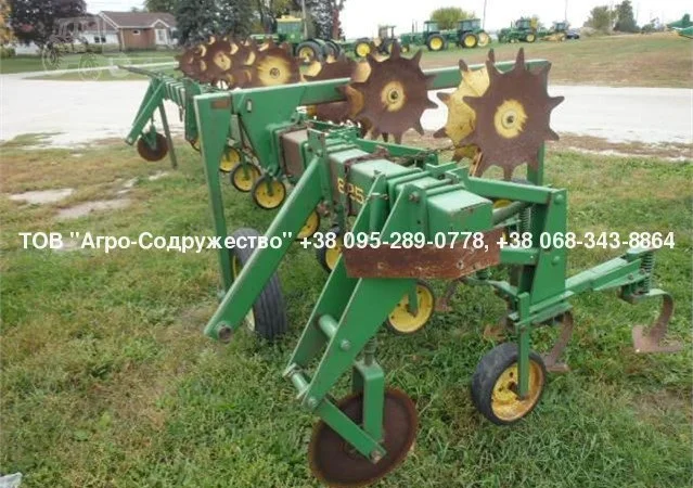 Из США - пропашной культиватор John Deere 825 /8 рядный - фото № 6