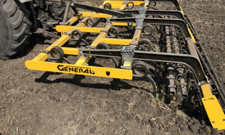Культиватор суцільний навісний 3-х рядний General КНС 3.5 (на двовітковій стійці) - фото № 1