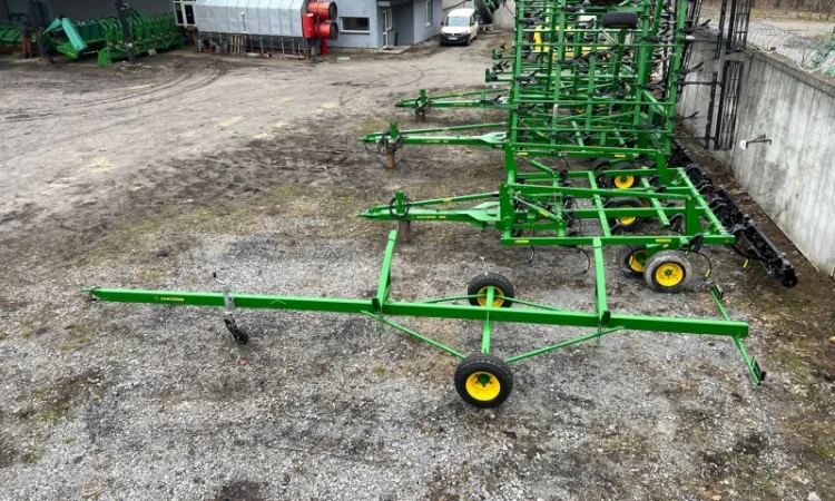 Продам Культиватор John Deere 4м - фото № 1