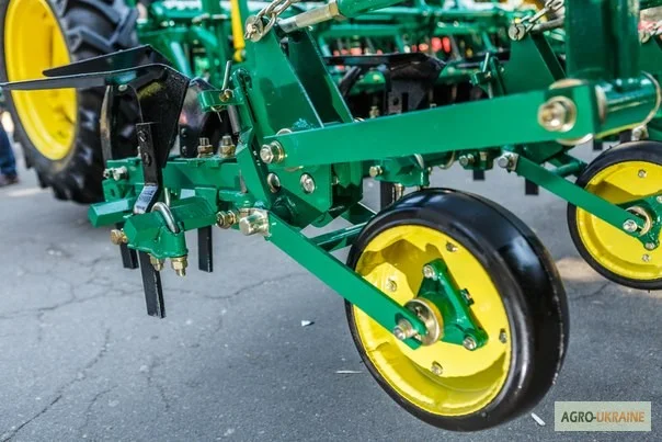 Культиватор Харвест 560 (КРНВ-5, 6-04) пропашной без удобрений Культиватор прополочный - фото № 1