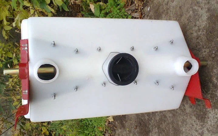 Банки для удобрений Аппараты туковысевающие на культиваторы КРН КРНВ УСМК - фото № 4