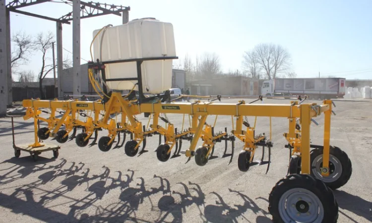 Культиватор КРН-5, 6-04 с системой внесения жидких удобрений или “СЗР” - фото № 1
