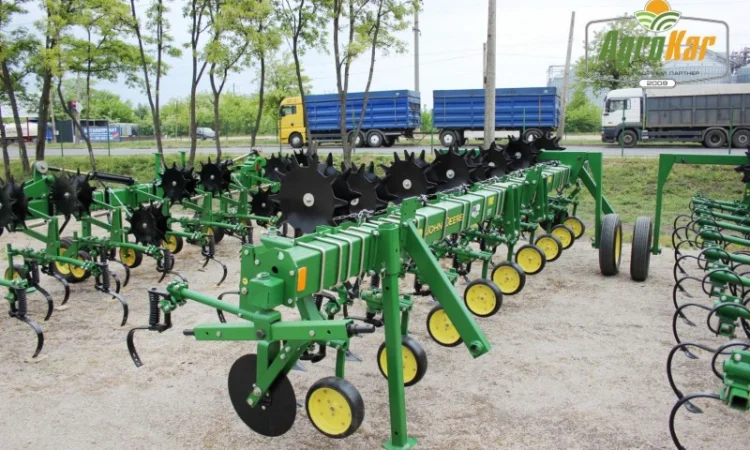 Просапний культиватор John Deere 825 (8 рядів) - фото № 11