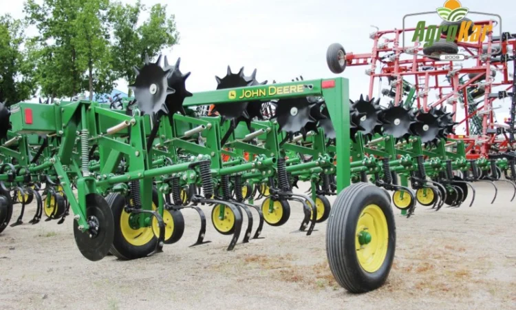 Просапний культиватор John Deere 825 (8 рядів) - фото № 15