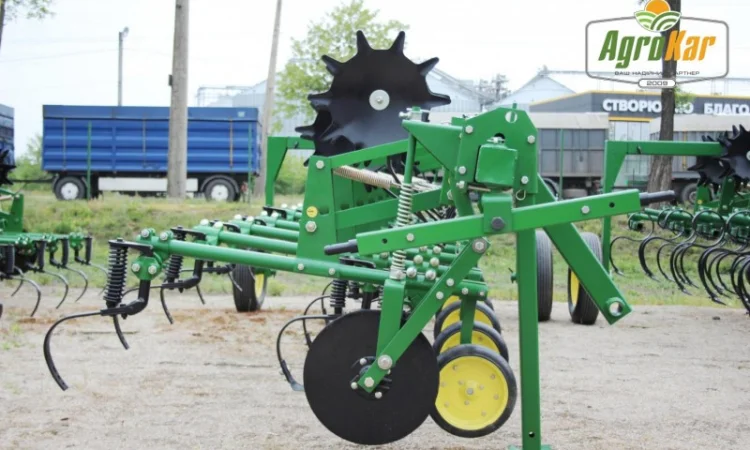 Просапний культиватор John Deere 825 (8 рядів) - фото № 4