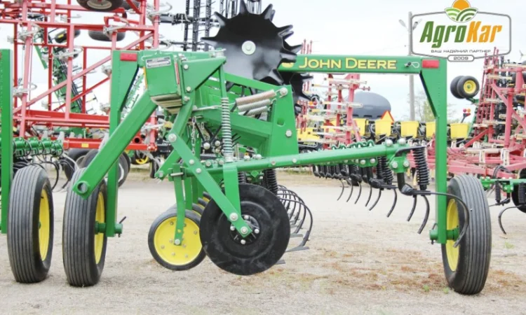 Просапний культиватор John Deere 825 (8 рядів) - фото № 6