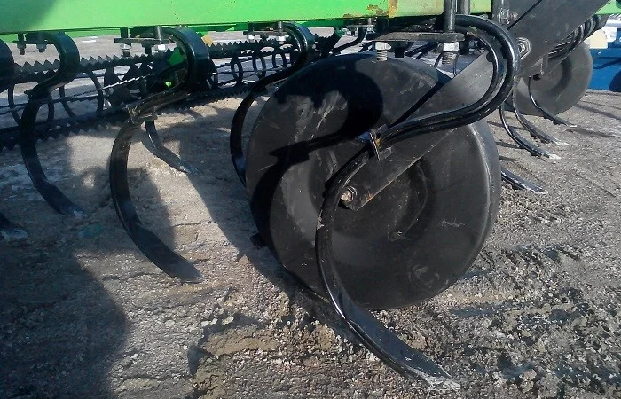 Лапа пружинная культиватора сплошной обработки - фото № 1