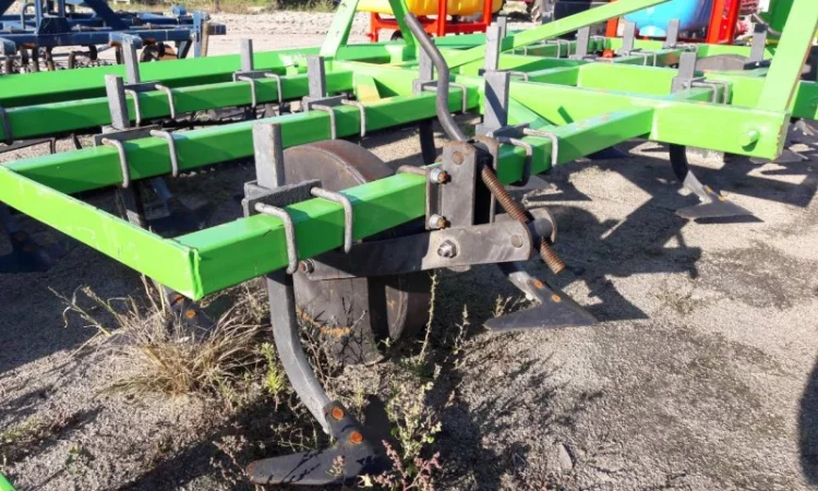 Культиватор для суцільного обробітку 3, 2 м з катком стрілчасті лапи - фото № 1