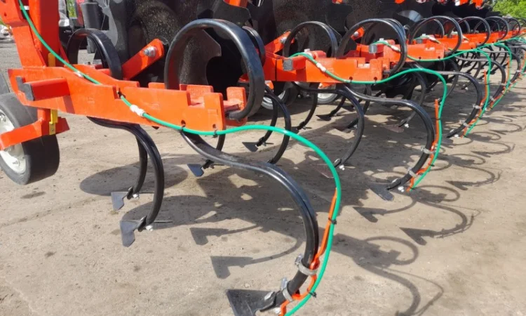 Культиватор для міжрядного обробітку з внесенням рідких добрив - фото № 3