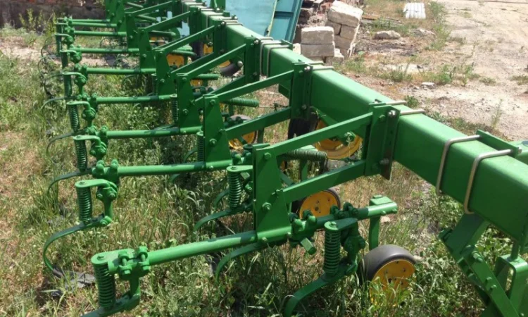 Междурядный культиватор Джон Дир - фото № 1