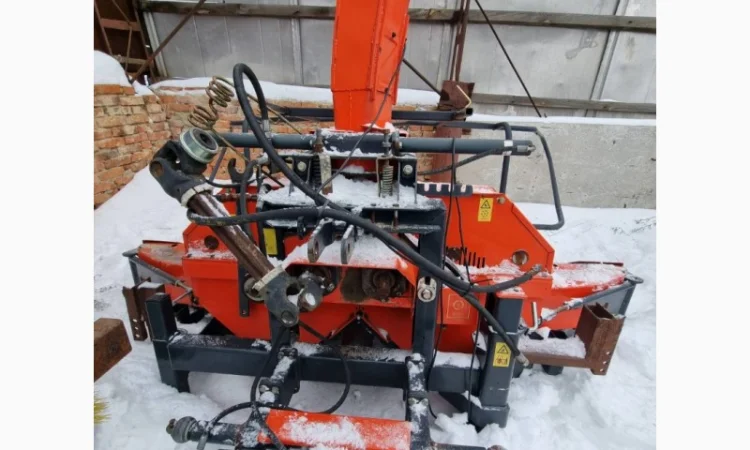 Навесной четырехрядный измельчитель кукурузы на силос Kuhn MC 180S Quattro - фото № 11