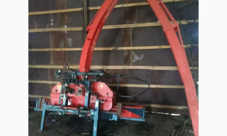 Навесной четырехрядный измельчитель кукурузы на силос Kuhn MC 180S Quattro - фото № 1