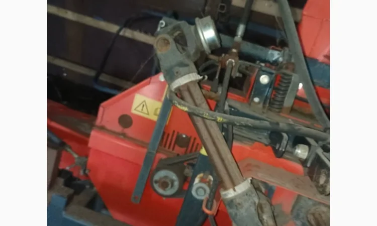 Навесной четырехрядный измельчитель кукурузы на силос Kuhn MC 180S Quattro - фото № 18