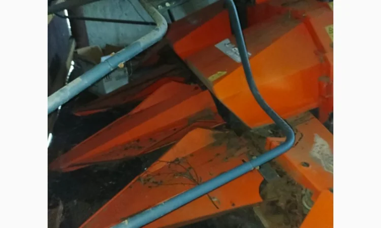 Навесной четырехрядный измельчитель кукурузы на силос Kuhn MC 180S Quattro - фото № 17