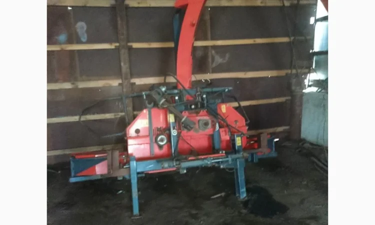 Навесной четырехрядный измельчитель кукурузы на силос Kuhn MC 180S Quattro - фото № 5