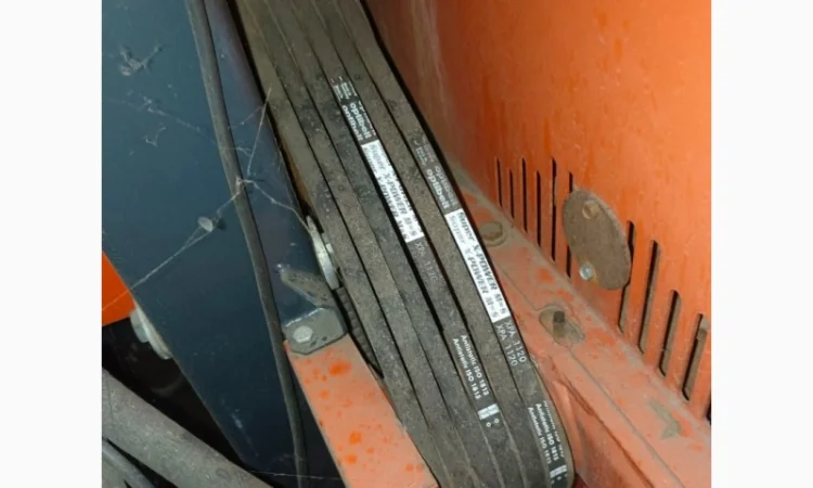 Навесной четырехрядный измельчитель кукурузы на силос Kuhn MC 180S Quattro - фото № 4