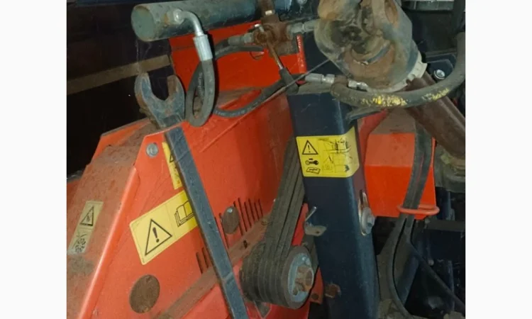 Навесной четырехрядный измельчитель кукурузы на силос Kuhn MC 180S Quattro - фото № 3