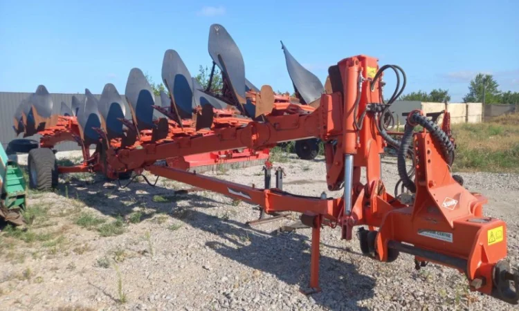 Плуг оборотний Kuhn Challenger 5+3 з відвалами Tekrone - фото № 1