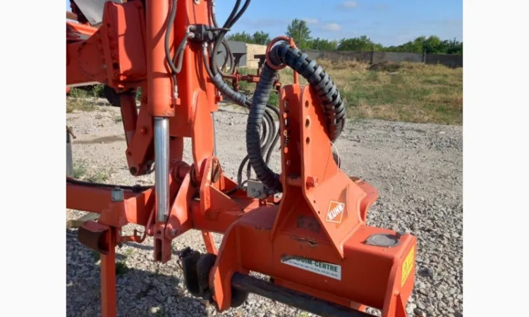 Плуг оборотний Kuhn Challenger 5+3 з відвалами Tekrone - фото № 10