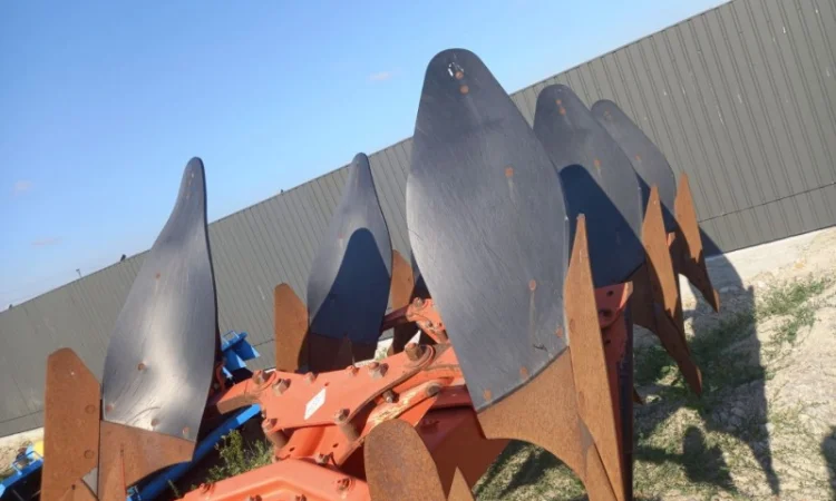 Плуг оборотний Kuhn Challenger 5+3 з відвалами Tekrone - фото № 5